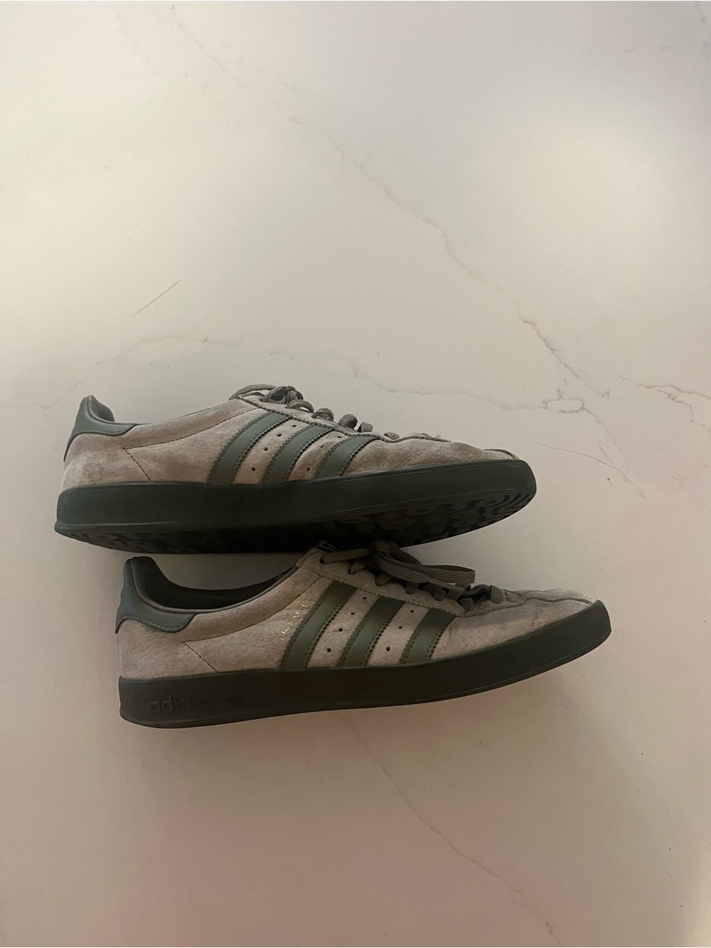 adidas Men’s Sneakers with Green Stripes - Picture 4 of 6